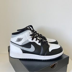 Nike Jordan 1 Mid (GS) 6Y 7.5W White Shadow Black